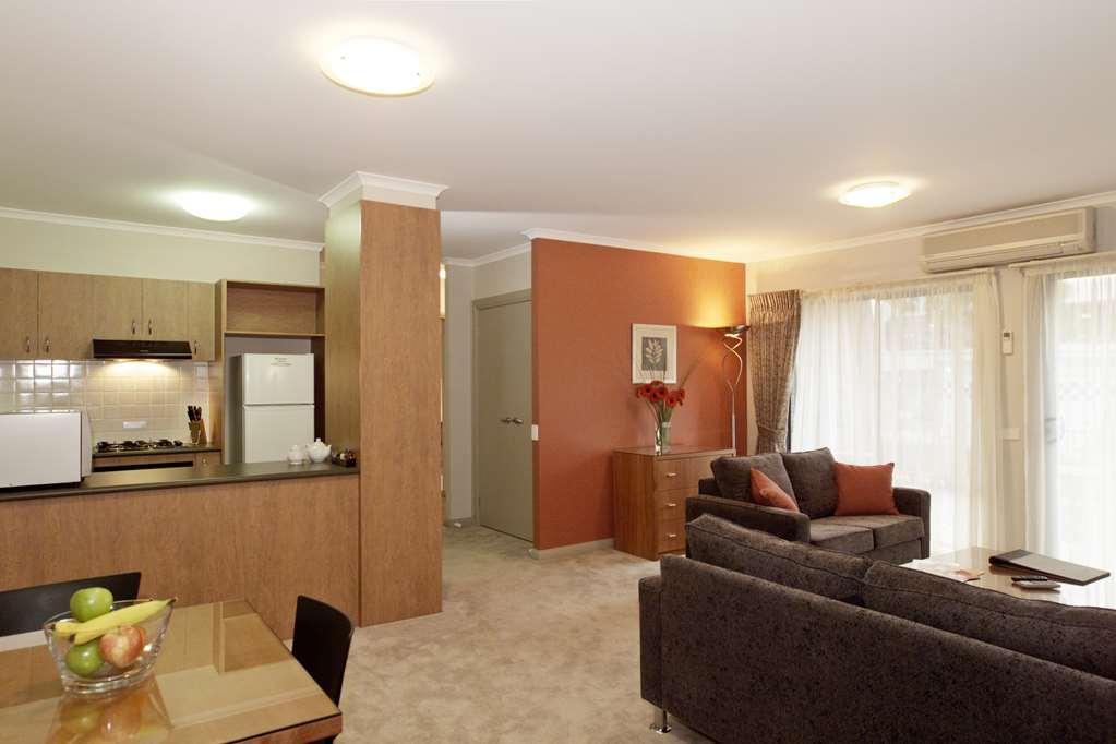 Ringwood Royale Aparthotel Servis gambar