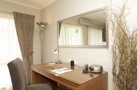 Ringwood Royale Aparthotel Servis gambar